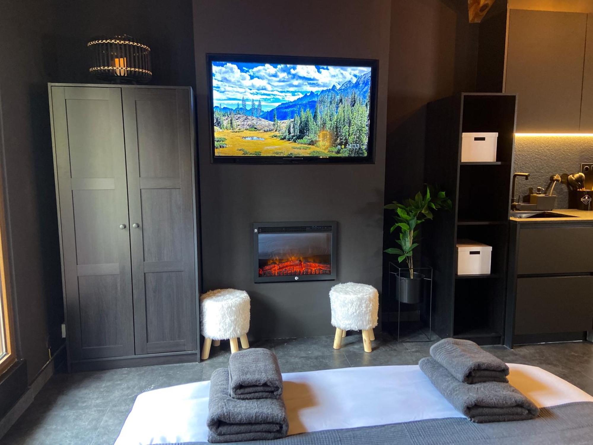 Modern Black Penthouse En Valle De Incles - Parking Gratis L By Bonesvacances *