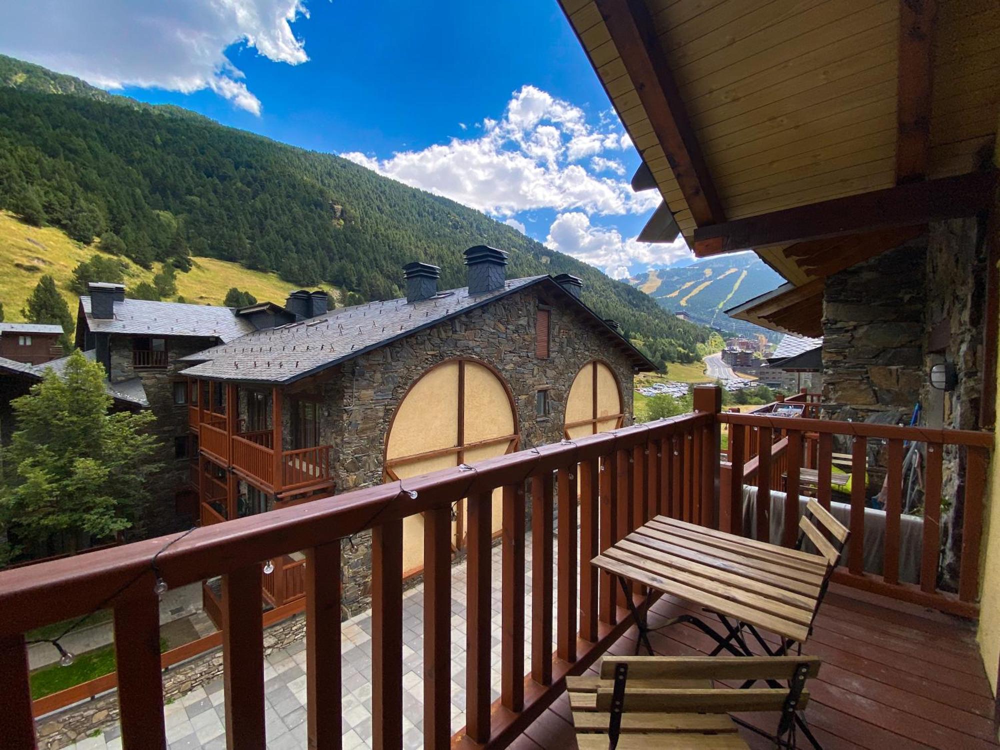 Modern Black Penthouse En Valle De Incles - Parking Gratis L By Bonesvacances