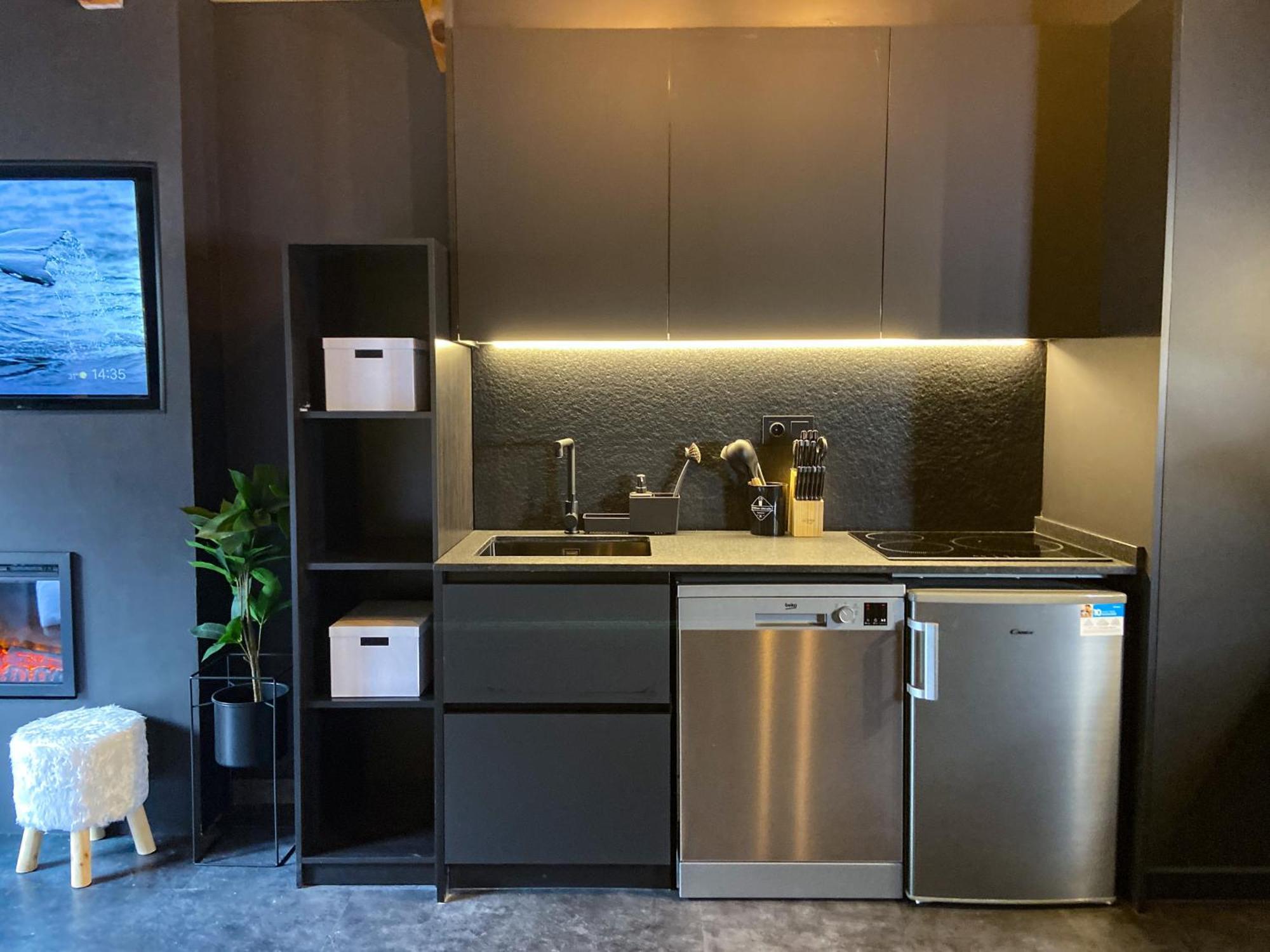 Modern Black Penthouse En Valle De Incles - Parking Gratis L By Bonesvacances