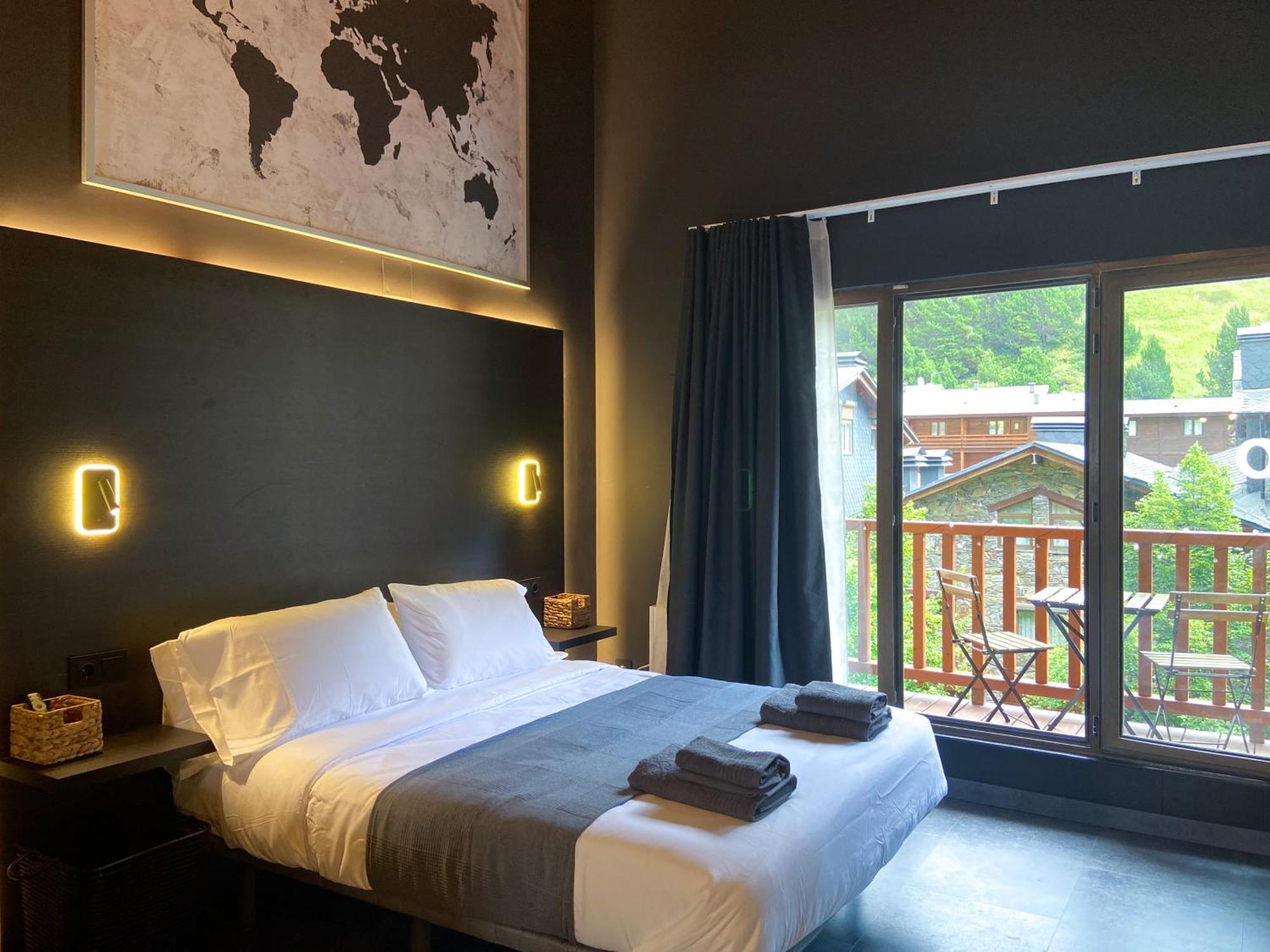 Modern Black Penthouse En Valle De Incles - Parking Gratis L By Bonesvacances Canillo