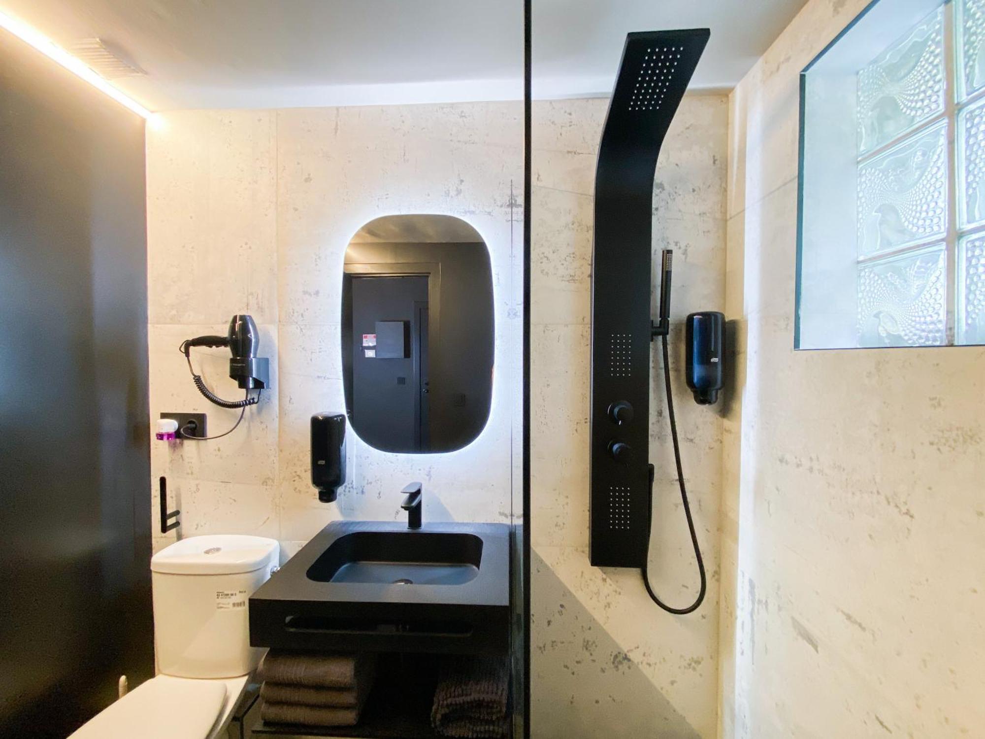 Modern Black Penthouse En Valle De Incles - Parking Gratis L By Bonesvacances